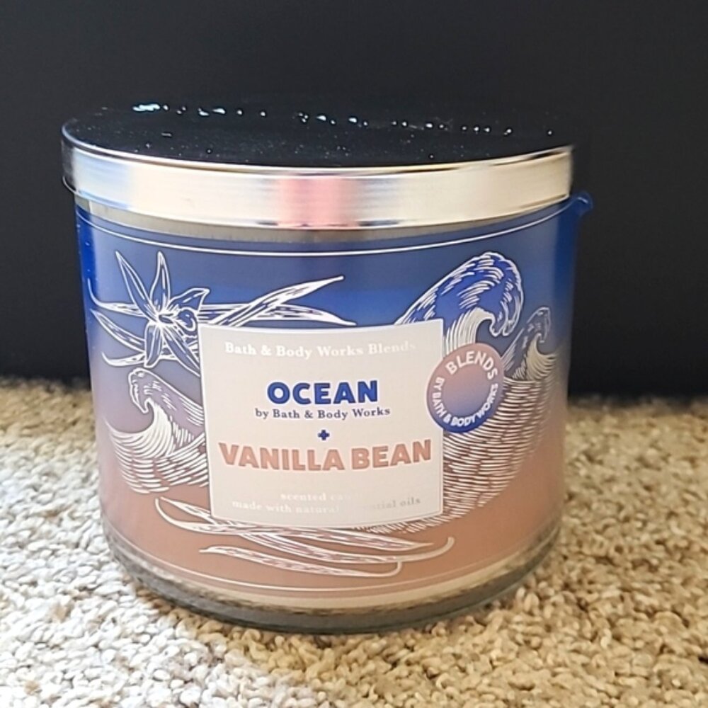 OCEAN AND VANILLA BEAN 3 Wick Candle Bath and Body Works - Special Blend Candle